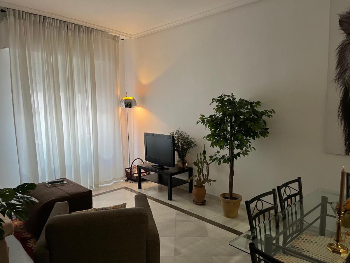 Very Nice Apartament. City Center. Private Parking — Photos 1
